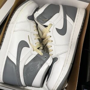 Jordan 1 high stealth size 9.5 Men's Gray and White Sneakers